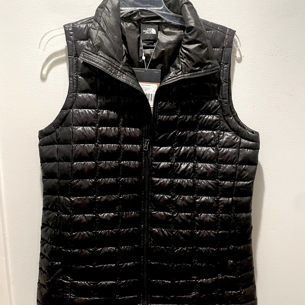 NWT - The North Face Women’s Black Thermoball Eco Vest - Size Medium
